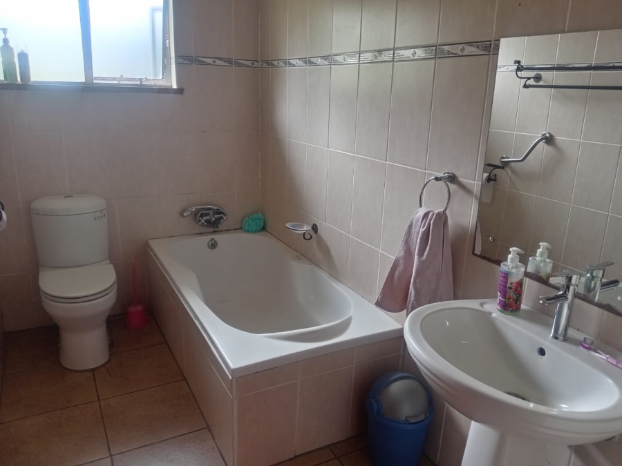 4 Bedroom Property for Sale in Haven Hills Eastern Cape